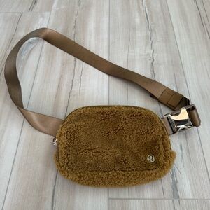 Lululemon Sherpa Belt Bag